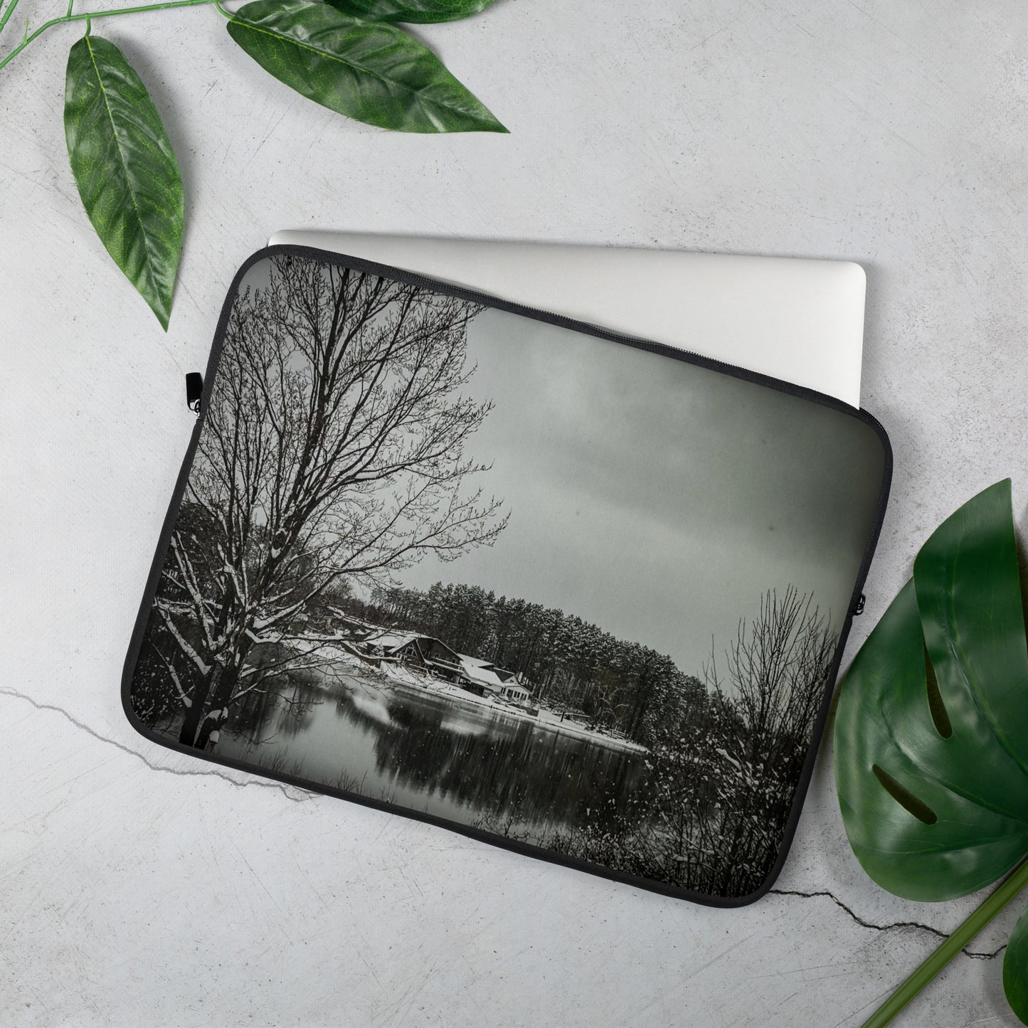 Winter Ni Laptop Sleeve