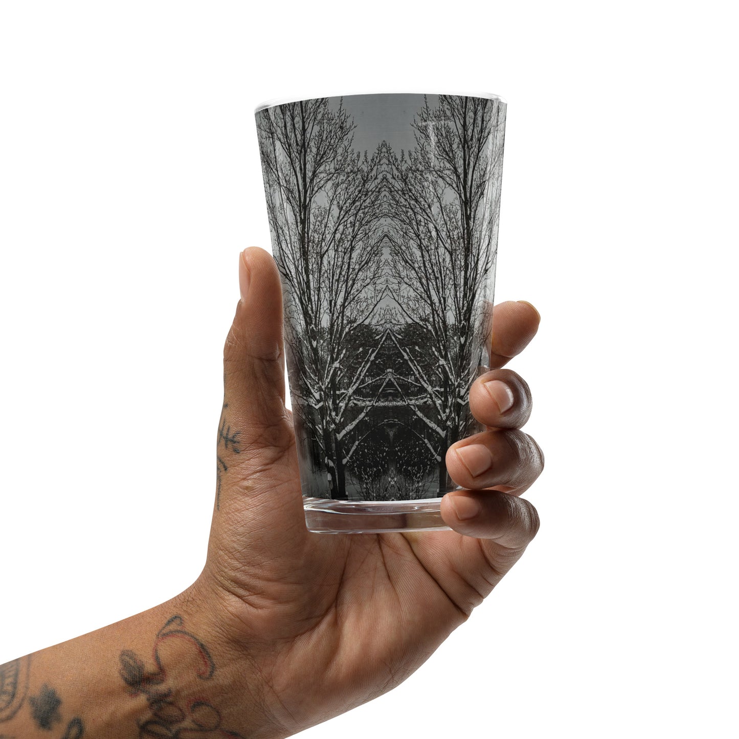 Winter Ni Shaker pint glass